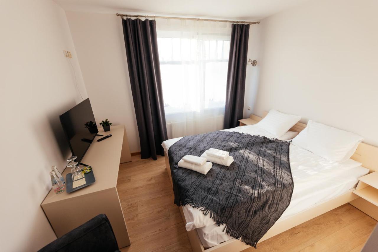 Cill Easy Hotel With Self Check-In Ādaži Bagian luar foto