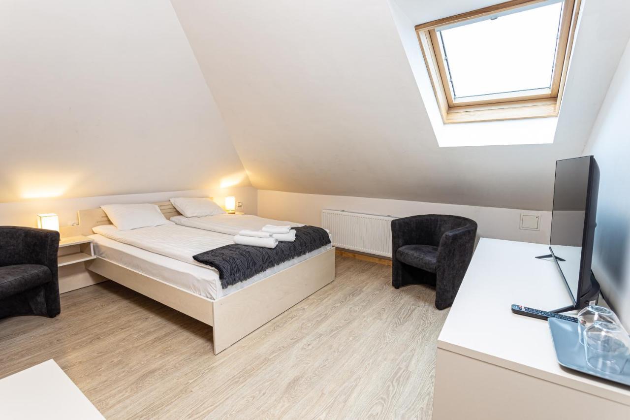 Cill Easy Hotel With Self Check-In Ādaži Bagian luar foto